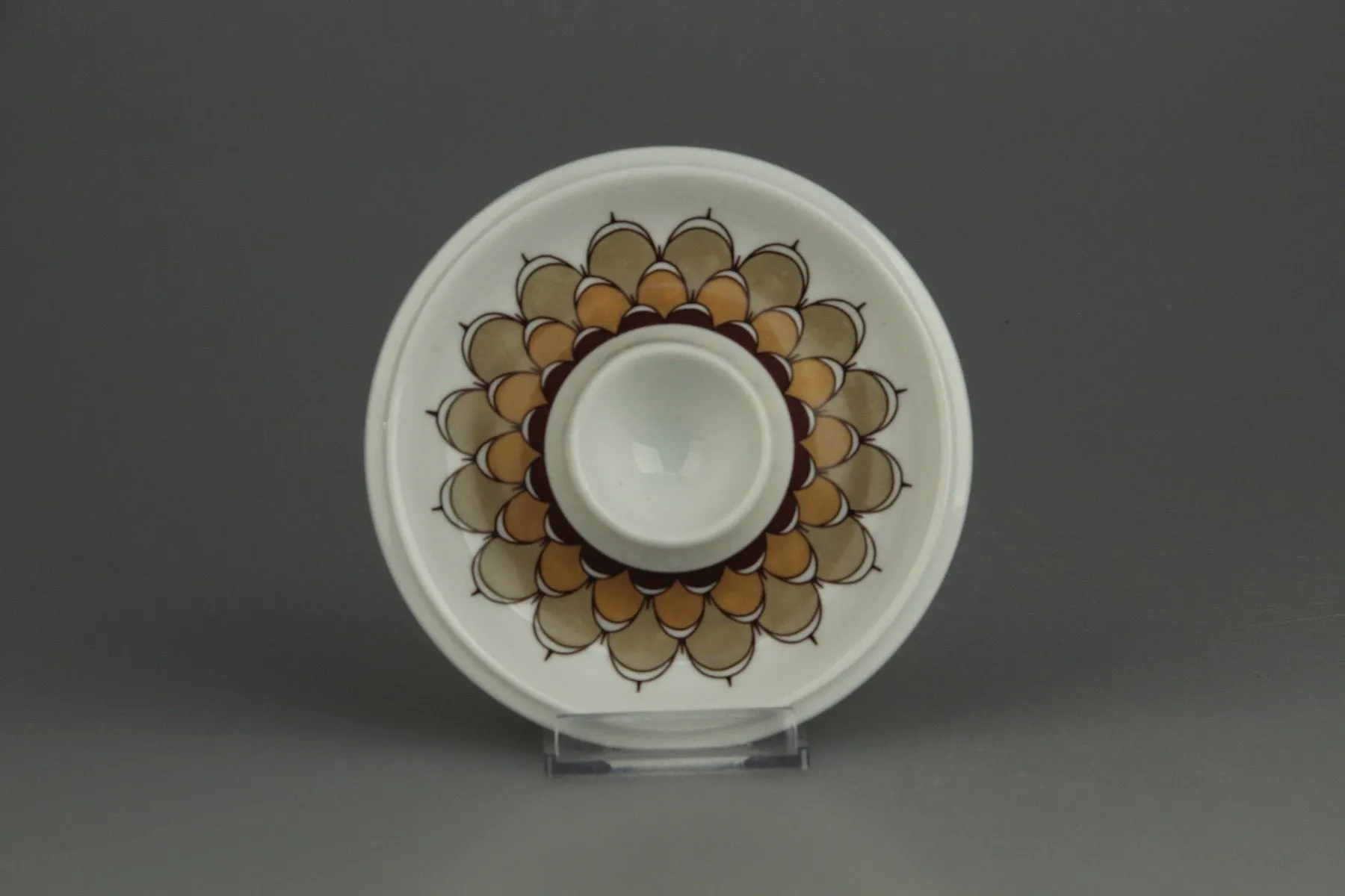 Eierbecher mit Schalenablage - Thomas Kiruna Artischocke