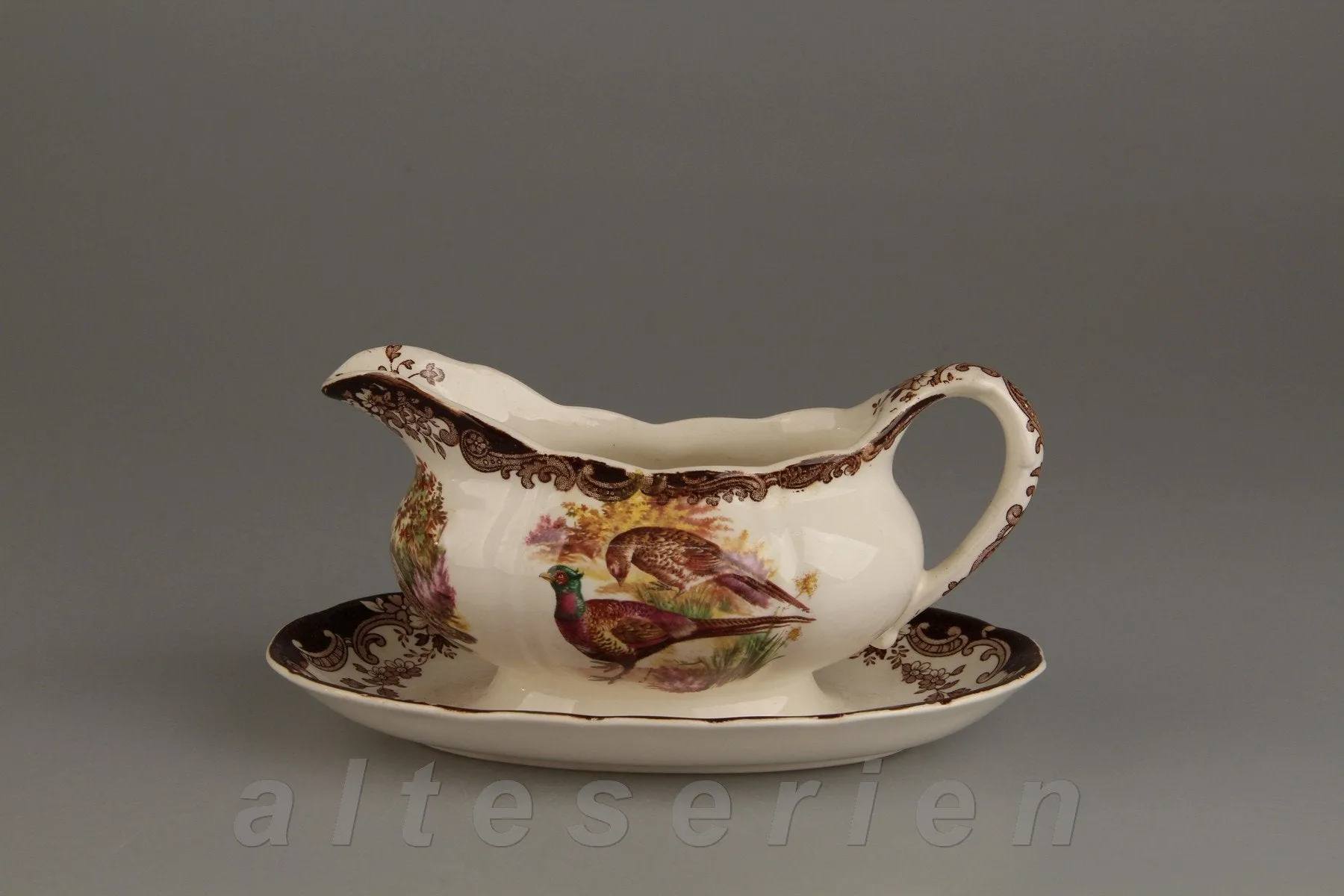 Sauciere einteilig mit Teller - Palissy Game Series braun