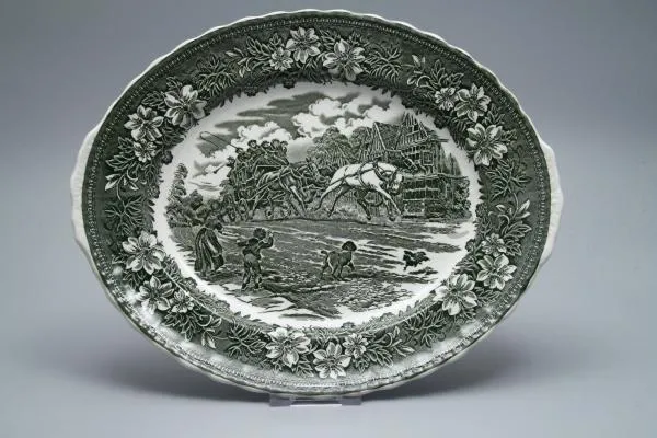 mittelgroße Fleischplatte - Royal Tudor Coaching Taverns green