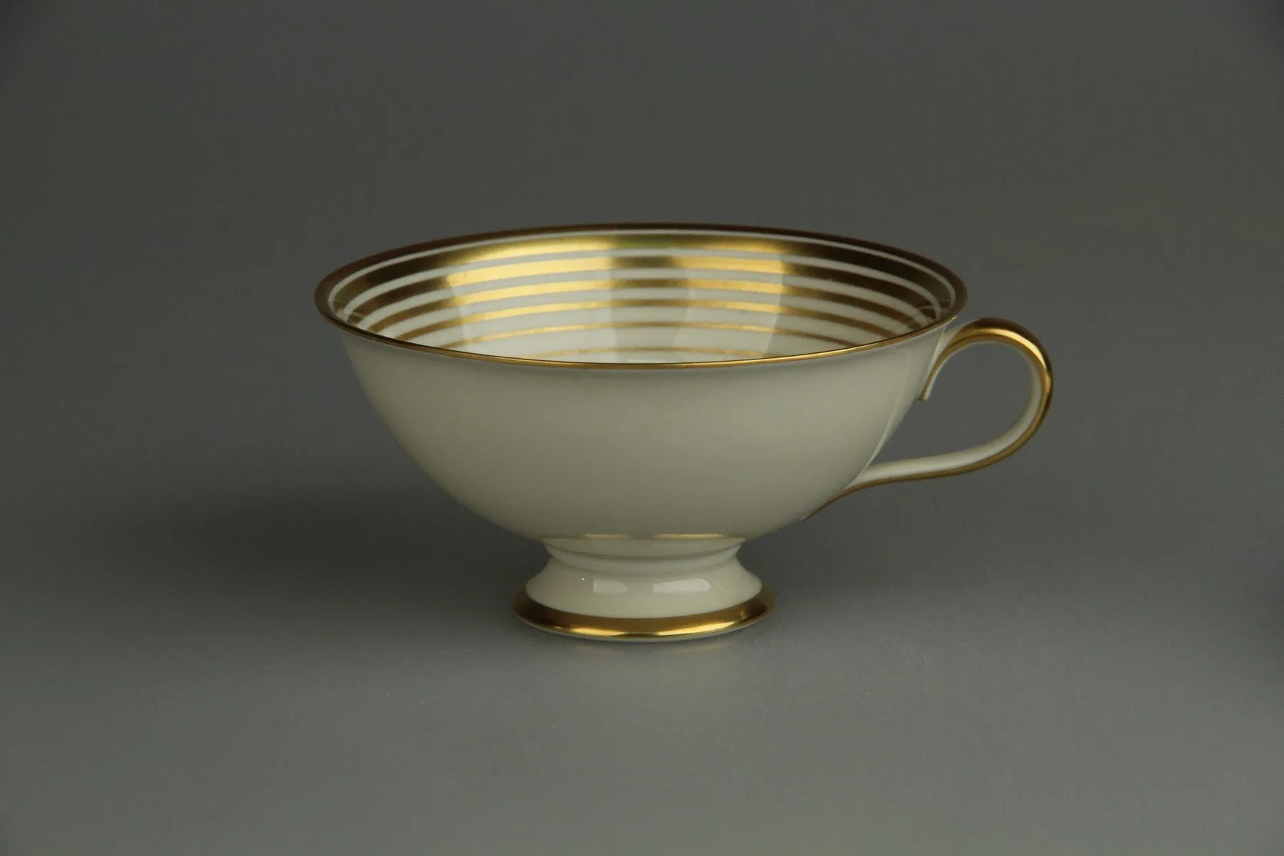 Teetasse D 10,7 cm H 5,4 - Fürstenberg Fürstin 654 Goldreigen 01544