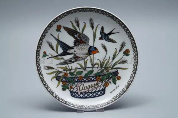 Wandteller 08 August Schwalbe - Hutschenreuther Ole Winther Wandteller für die Monate
