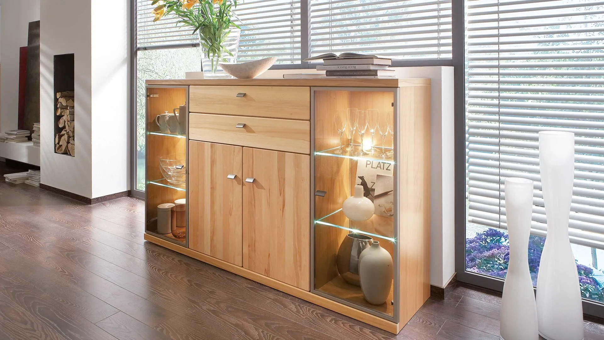 Viva Highboard, Kernbuche – vier Türen, zwei Schubladen