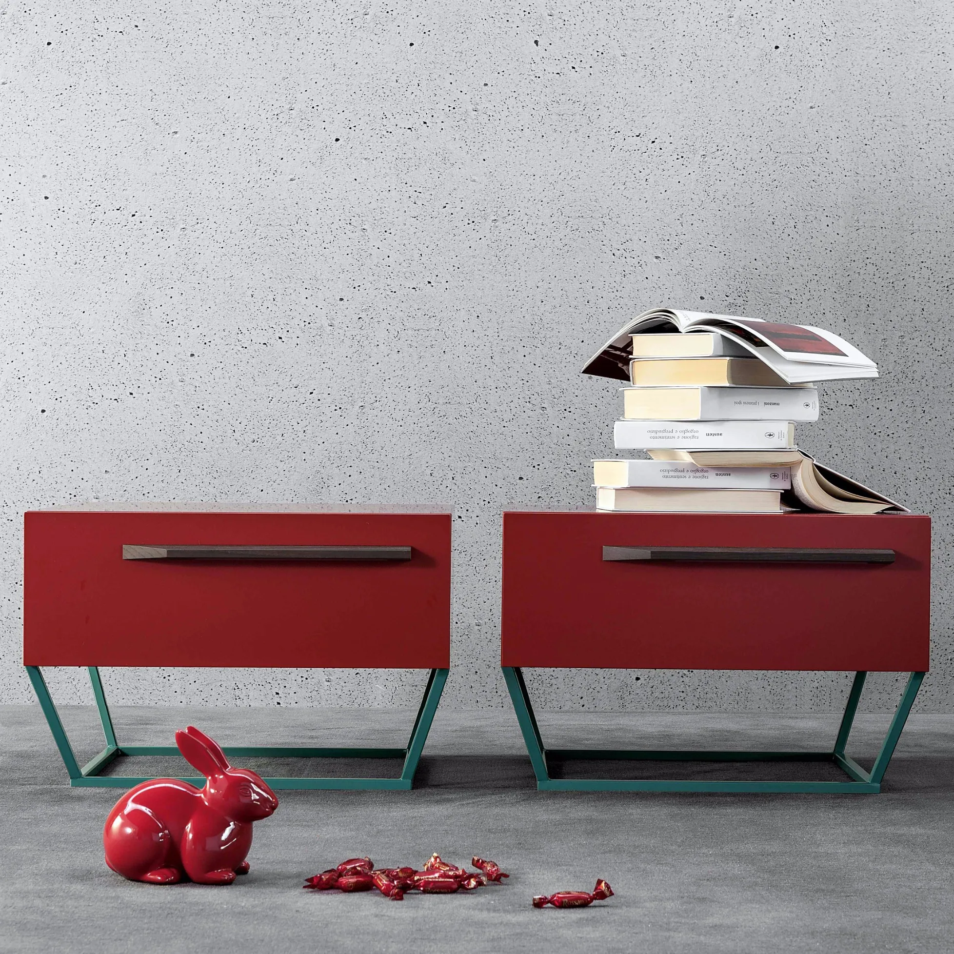 Nachttisch To Be mit Trapezbasis von Bonaldo