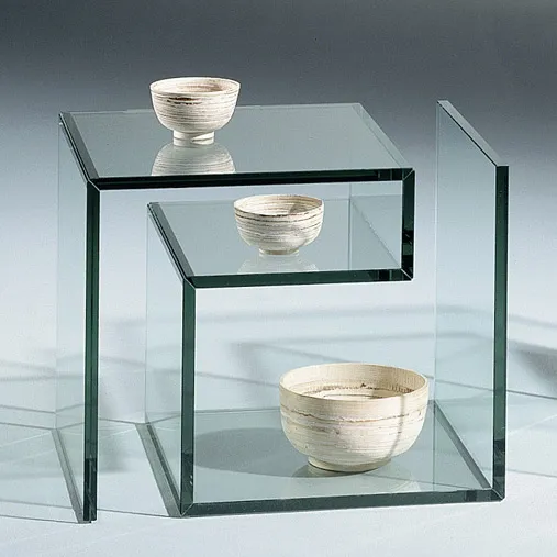 Janus 1 - kleiner Glas-Beistelltisch von Dreieck Design