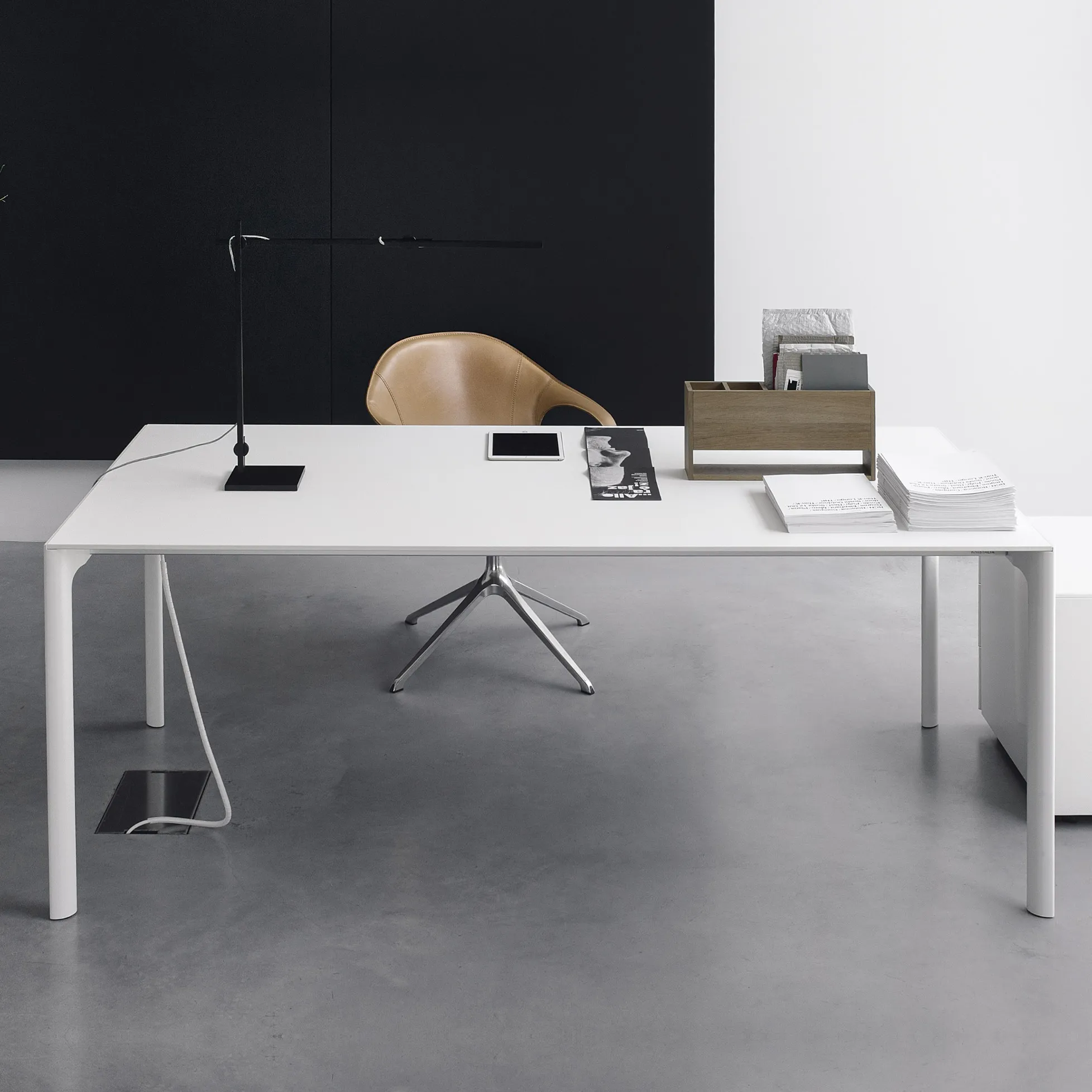 Tisch Maki Pure-White von Kristalia